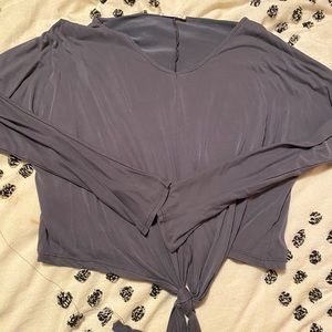 Silky material, front knot.